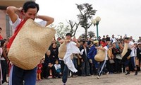 Folkloristisches Spiel „Chay Ro“ in Bac Ninh